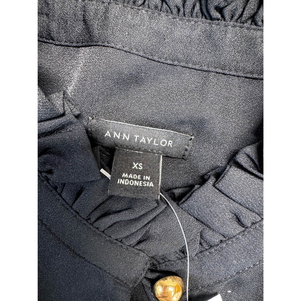 Ann Taylor Ruffle Neck Blouse Women XS Black Sleeveless Keyhole Shell NWT Office - Picture 4 of 7